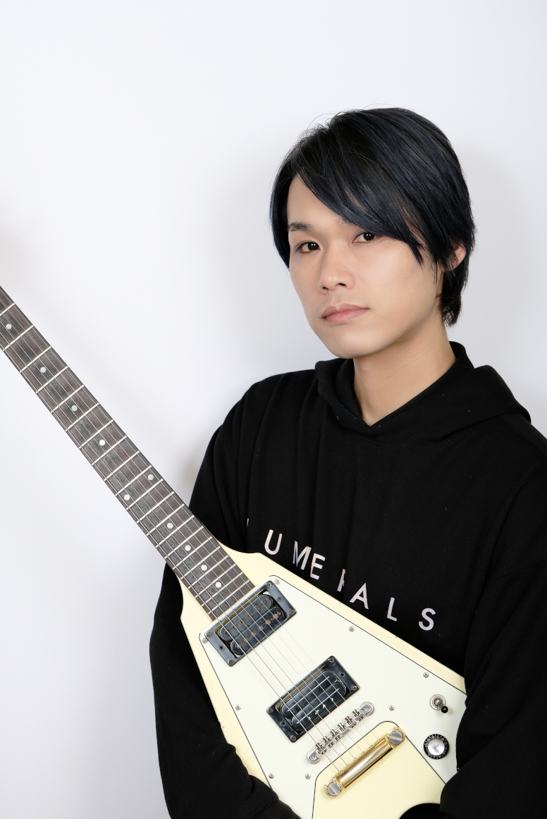 ギター科 講師 AKIRA
